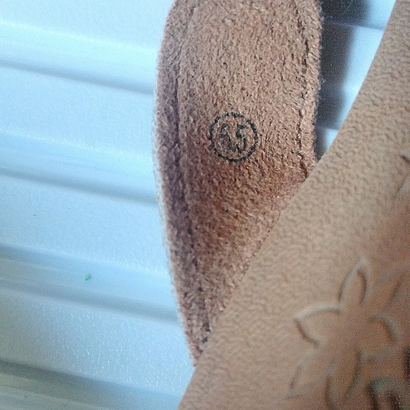 Luxe Foam Wedges - Picture 8 of 11